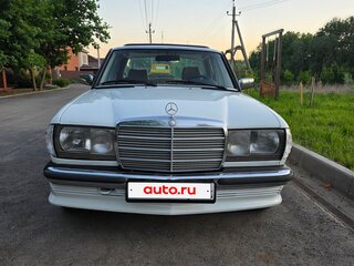 1984 Mercedes-Benz W123 200, белый, 1300000 рублей, вид 2