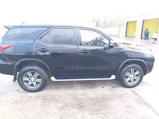 2020 Toyota Fortuner II Рестайлинг, чёрный, 4050000 рублей, вид 4