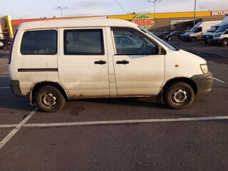 2000 Toyota Town Ace III, белый, 580000 рублей, вид 2