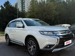 2018 Mitsubishi Outlander III Рестайлинг 3, белый, 2300000 рублей, вид 4