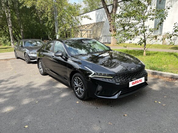 2021 Kia K5 III, чёрный, 2200000 рублей - вид 9