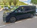 2018 Toyota Voxy III (R80) Рестайлинг, чёрный, 2250000 рублей - вид 1