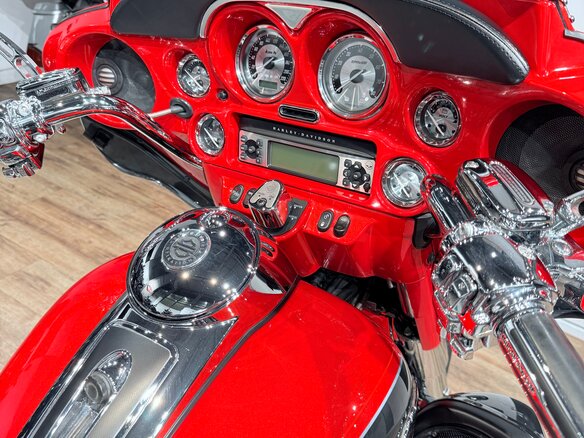 2011 Harley-Davidson CVO Limited, красный, 1599000 рублей - вид 30