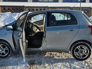 2008 Toyota Yaris Multimode II, серебристый, 798000 рублей, вид 4