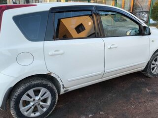 2013 Nissan Note I Рестайлинг, белый, 800000 рублей, вид 3