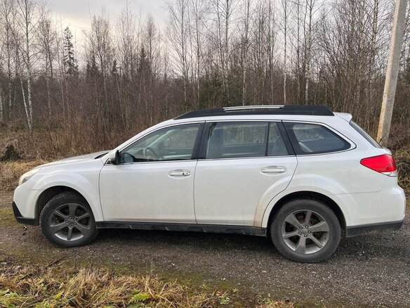 2013 Subaru Outback IV Рестайлинг, белый, 1500000 рублей - вид 9