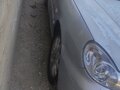 2006 Hyundai Sonata ТагАЗ IV (EF) Рестайлинг, серебристый, 200000 рублей - вид 5