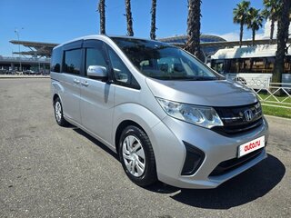 2017 Honda Stepwgn V Рестайлинг, серый, 1840000 рублей, вид 1