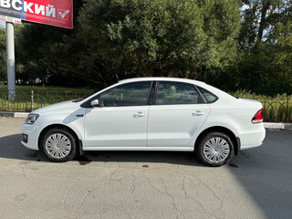 2016 Volkswagen Polo V Рестайлинг, белый, 1000000 рублей, вид 3