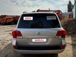 2012 Toyota Land Cruiser 200 Series Рестайлинг 1, серебристый, 4000000 рублей, вид 3