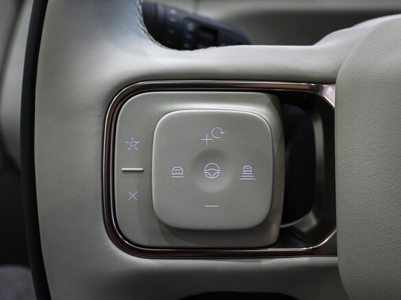 2025 Lynk & Co 900, синий, 8890000 рублей - вид 36