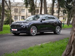 2017 Maserati Levante S I, чёрный, 5300000 рублей, вид 3