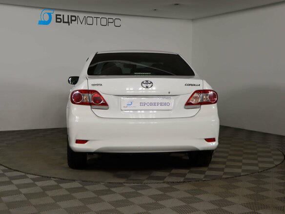 2010 Toyota Corolla X (E140, E150), белый - вид 5