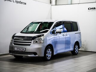 Toyota Noah II (R70)