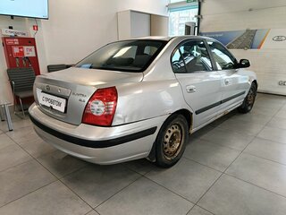 2005 Hyundai Elantra III (XD2) Рестайлинг, серебристый, 199000 рублей, вид 3