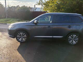 2019 Mitsubishi Outlander III Рестайлинг 3, серый, 1800000 рублей, вид 2
