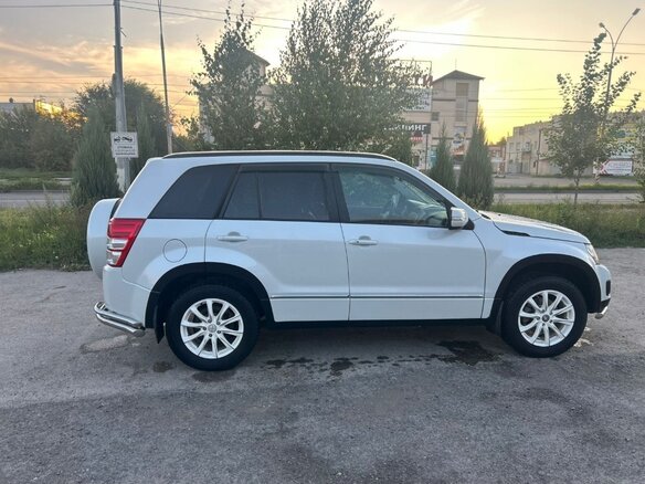 2013 Suzuki Grand Vitara II Рестайлинг 2, белый, 1280000 рублей - вид 12
