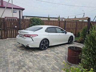 2018 Toyota Camry US Market VIII (XV70), белый, 2399000 рублей, вид 4