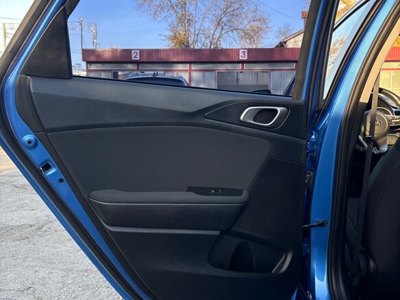 2019 Kia Ceed III, синий, 1950000 рублей - вид 17