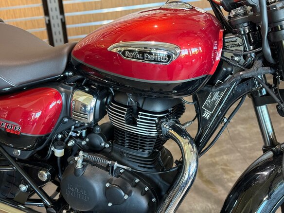 2025 Royal Enfield Meteor, красный, 519000 рублей - вид 1