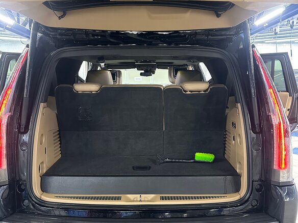 2017 Cadillac Escalade IV, чёрный, 4990000 рублей - вид 19
