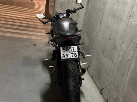 2023 Triumph Street Triple, серый, 920000 рублей, вид 2