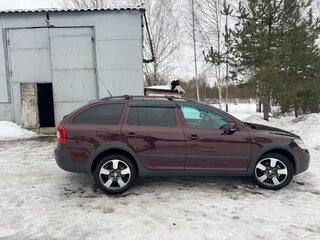 2011 Skoda Octavia Scout II (A5) Рестайлинг, красный, 975000 рублей, вид 2