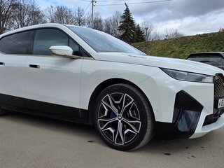 2022 BMW iX xDrive40 I (I20), белый, 6199000 рублей, вид 4