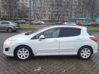 2012 Peugeot 308 I Рестайлинг, белый, 400000 рублей, вид 4