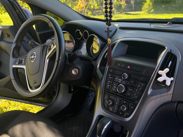 2012 Opel Astra GTC J Рестайлинг, чёрный, 700000 рублей - вид 9