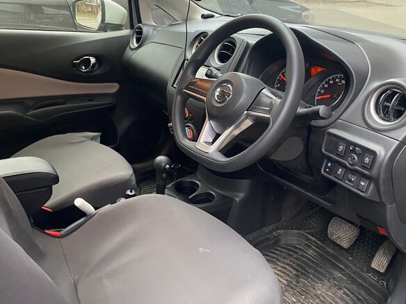 2020 Nissan Note II Рестайлинг, серебристый, 1250000 рублей - вид 15