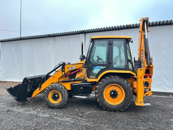 2024 JCB 3DX, жёлтый