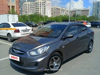 2013 Hyundai Solaris I, чёрный, 620000 рублей, вид 2