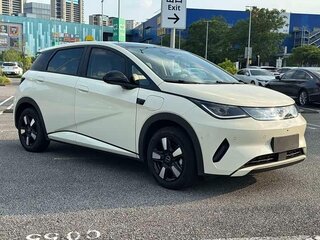 2025 BYD Dolphin 45.12 kWh I Рестайлинг, бежевый, 1510666 рублей, вид 3
