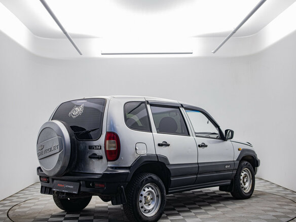 2007 Chevrolet Niva I, серый, 205000 рублей - вид 4