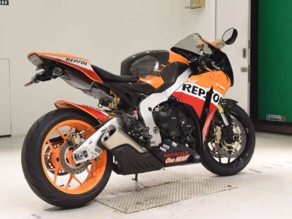 2013 Honda CBR 1000 RR/RA Fireblade, оранжевый, 750000 рублей - вид 4