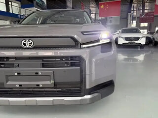 2026 Toyota RAV4 VI (XA60), белый, 4500000 рублей, вид 2