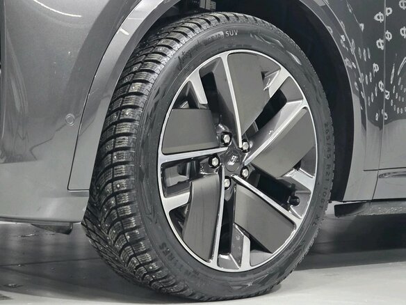 2026 Li Auto (Lixiang) L9 52.3 kWh I Рестайлинг, серый, 11990000 рублей - вид 9
