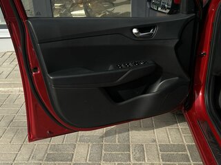 2021 Hyundai Solaris II Рестайлинг, красный, 1600000 рублей, вид 5