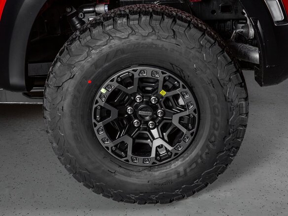 2025 Ford F-150 Raptor XIV Рестайлинг, красный, 18698000 рублей - вид 10