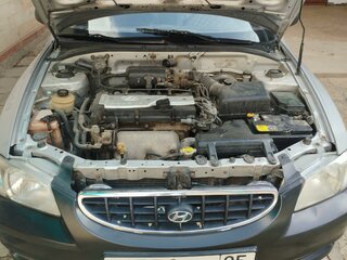 2004 Hyundai Accent ТагАЗ II, серебристый, 375000 рублей, вид 4