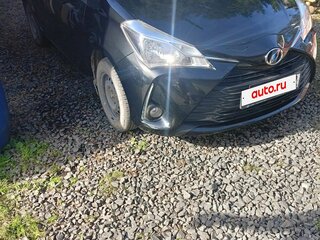 2017 Toyota Vitz III (XP130) Рестайлинг, чёрный, 800000 рублей, вид 2