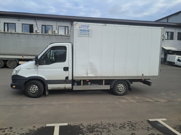 2015 Iveco Daily, белый, 2460000 рублей - вид 4