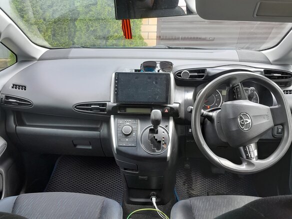 2010 Toyota Wish II, голубой, 910000 рублей - вид 2