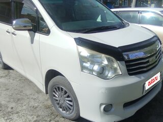 2013 Toyota Noah II (R70), белый, 1450000 рублей, вид 5