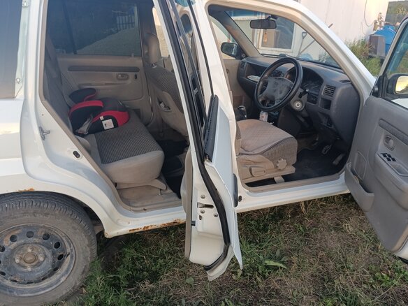 1999 Mazda Demio I (DW), белый, 190000 рублей - вид 6