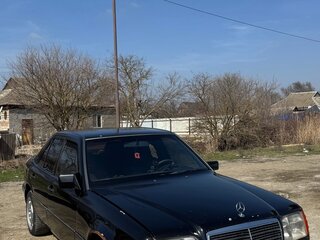 1993 Mercedes-Benz W124 280, чёрный, 330000 рублей, вид 2