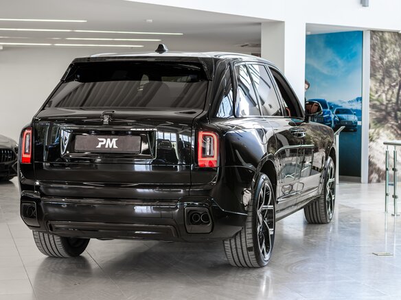 2025 Rolls-Royce Cullinan Black Badge I Рестайлинг (Series II), чёрный, 67490000 рублей - вид 21