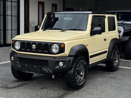 2022 Suzuki Jimny Sierra IV, бежевый, 1930000 рублей, вид 1