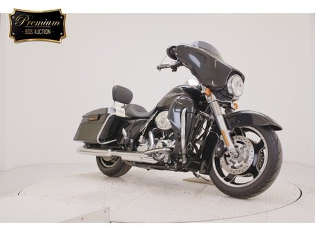 2013 Harley-Davidson Street Glide, чёрный, 1000000 рублей, вид 4